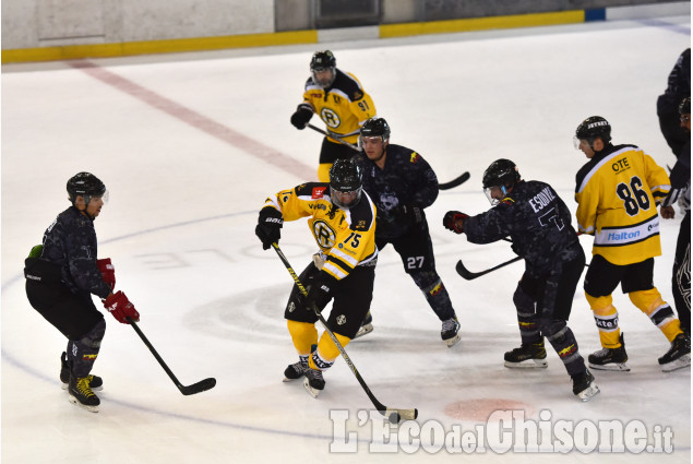 Pinerolo: Ice Hockey World Championships Weekend Pinerolo: Ice Hockey World Championships Weekend