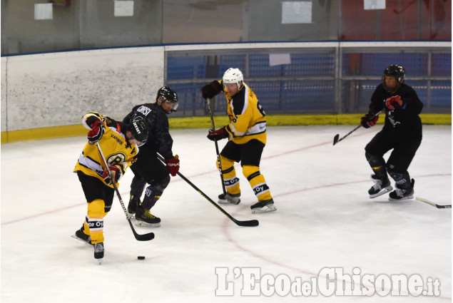Pinerolo: Ice Hockey World Championships Weekend Pinerolo: Ice Hockey World Championships Weekend
