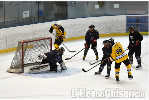 Pinerolo: Ice Hockey World Championships Weekend Pinerolo: Ice Hockey World Championships Weekend