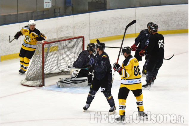 Pinerolo: Ice Hockey World Championships Weekend Pinerolo: Ice Hockey World Championships Weekend