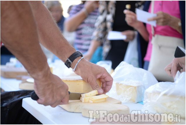 Perosa Argentina Città del formaggio: le immagini di due giorni di iniziative