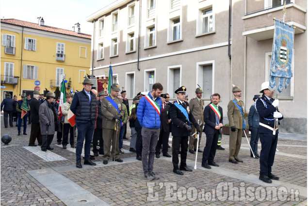 Pinerolo : 4 Novembre: Giornata dell'Unità Nazionale e delle Forze Armate sfilano in corteo 