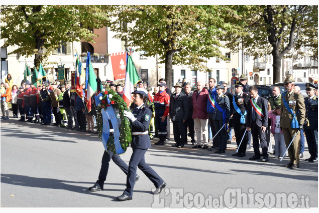Pinerolo : 4 Novembre: Giornata dell'Unità Nazionale e delle Forze Armate sfilano in corteo 
