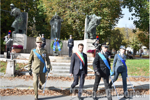 Pinerolo : 4 Novembre: Giornata dell'Unità Nazionale e delle Forze Armate sfilano in corteo 