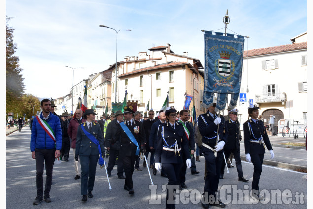 Pinerolo : 4 Novembre: Giornata dell'Unità Nazionale e delle Forze Armate sfilano in corteo 