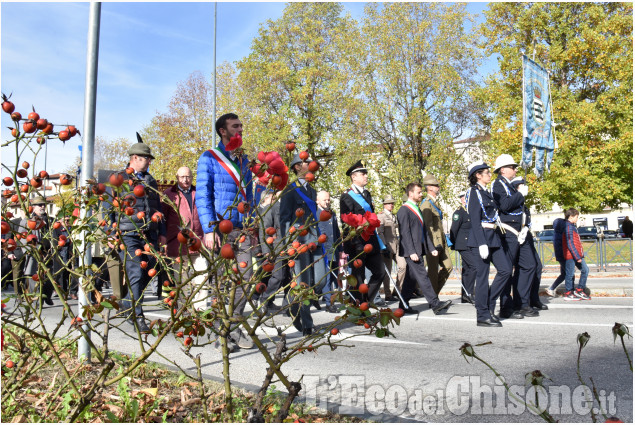 Pinerolo : 4 Novembre: Giornata dell'Unità Nazionale e delle Forze Armate sfilano in corteo 