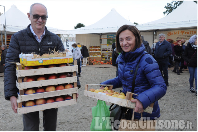 Cavour: Tutto mele ,grande successo 