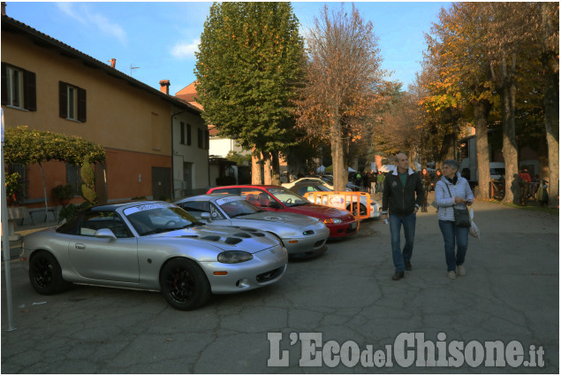 Virle: successo alla fiera del nespolo germanico e della zucca