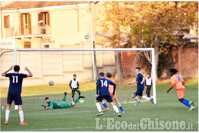 Calcio: il Pinerolo di serie D subisce la rimonta dei valdostani