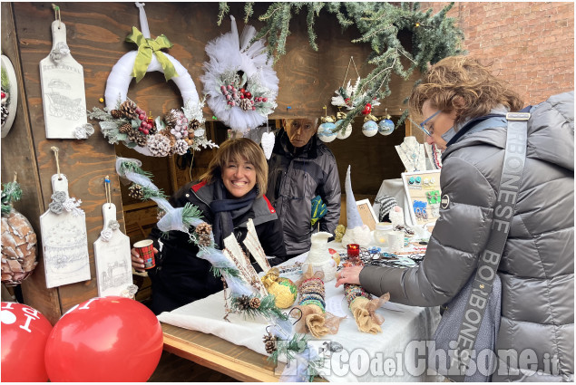 Pinerolo: Inizia il Natale tra mercatini e luci