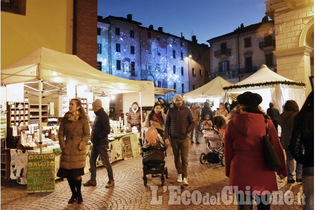 Pinerolo: Inizia il Natale tra mercatini e luci