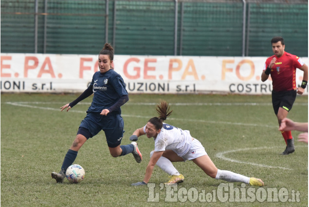 Calcio: il Pinerolo femminile festeggia vincendo il big-match