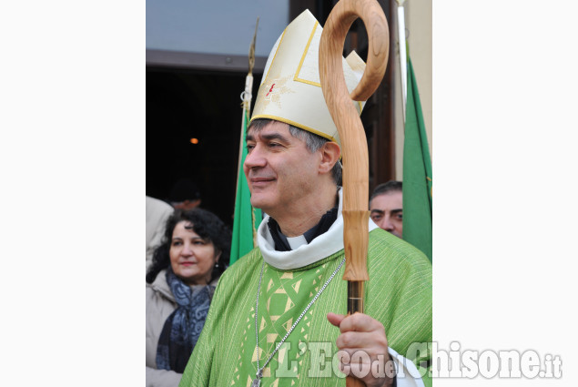Cavour in festa per la visita dell’arcivescovo Repole