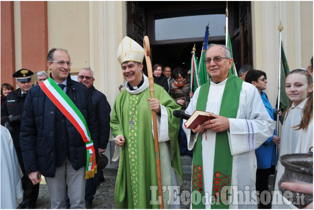 Cavour in festa per la visita dell’arcivescovo Repole