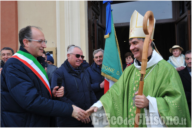 Cavour in festa per la visita dell’arcivescovo Repole