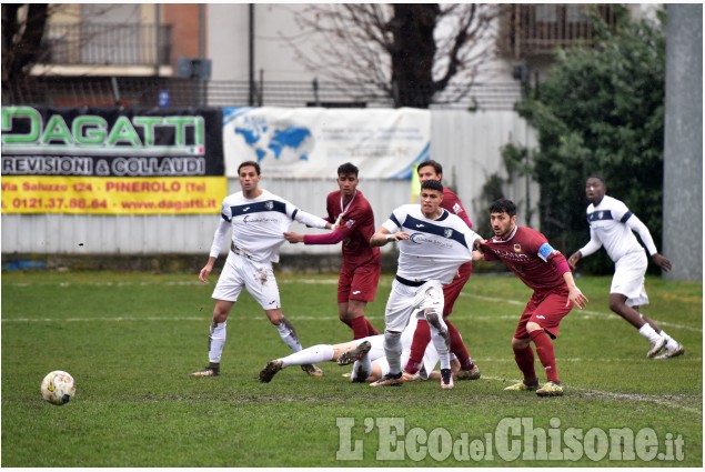Calcio serie D: brillante vittoria del Pinerolo contro il Borgosesia, agganciato in classifica