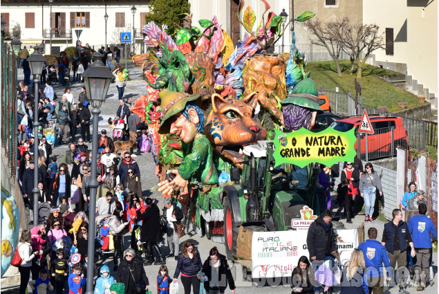 San Pietro v.l. Il carnevale in paese