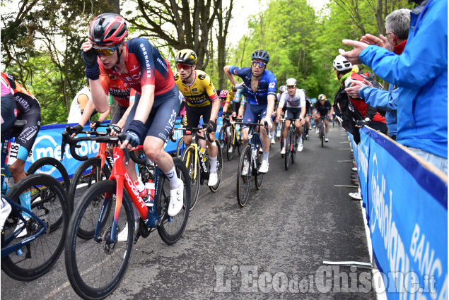 Giro d'Italia, passaggi e atmosfera sul Braida