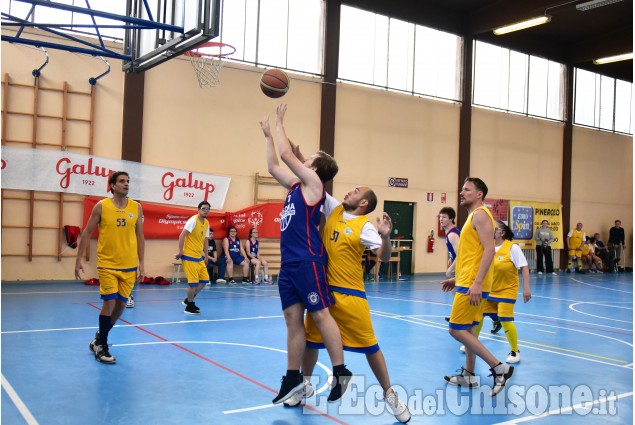 Torneo a Piscina di Basket con i ragazzi della Special Olimpics Team Piemonte