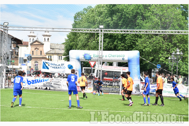 Pinerolo:Torneo Del Duomo Calcio A 5 e Basket nel Centro Storico 