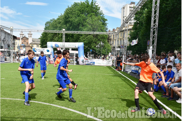 Pinerolo:Torneo Del Duomo Calcio A 5 e Basket nel Centro Storico 