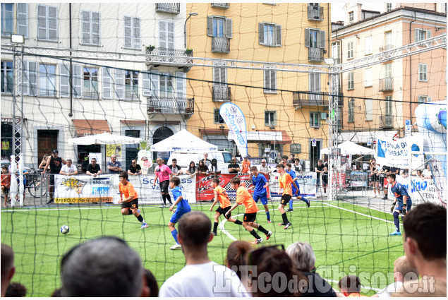 Pinerolo:Torneo Del Duomo Calcio A 5 e Basket nel Centro Storico 