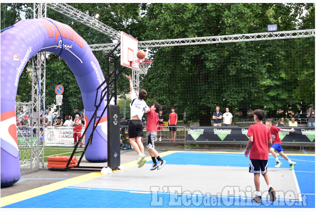 Pinerolo:Torneo Del Duomo Calcio A 5 e Basket nel Centro Storico 