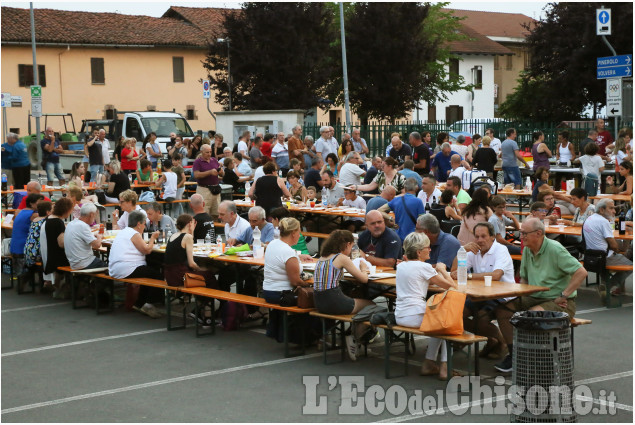 None: grande adesione alla cena solidale