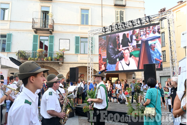 Pinerolo, inaugurazione mostra dell'Artigianato in piazza Facta