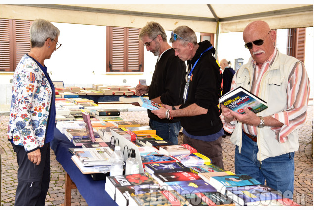 Cantalupa:  Cantalibri mostra fotografica e mercato nelle vie 