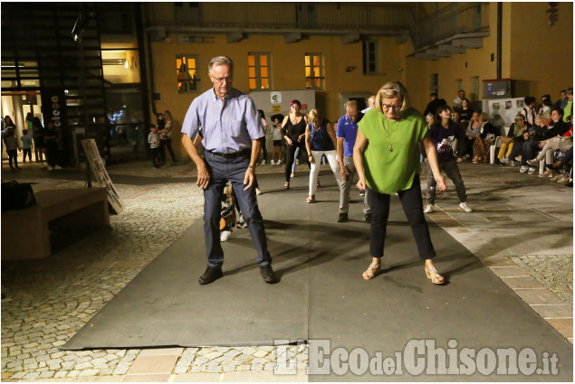 None: serata di arte e cultura in piazza