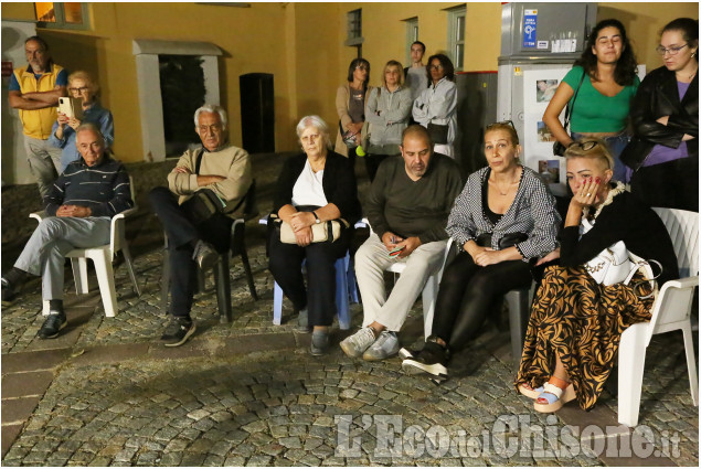 None: serata di arte e cultura in piazza