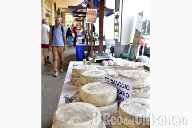 Pinerolo "Eroica festival" viticoltura e formaggi d'alpeggio