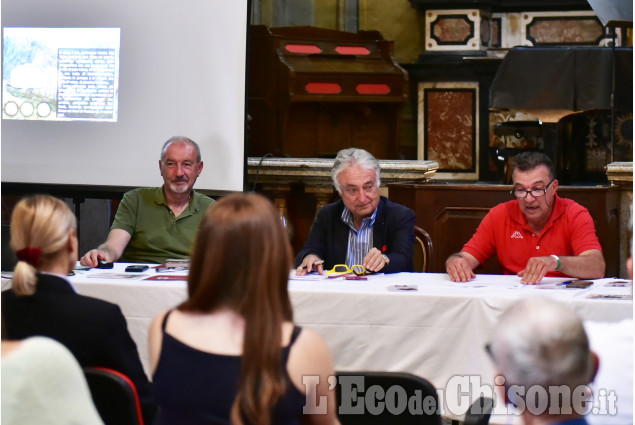 Pinerolo "Eroica festival" viticoltura e formaggi d'alpeggio