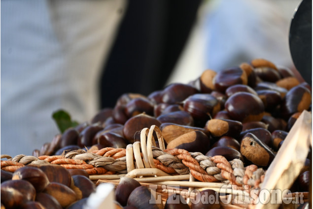 Pinerolo, a Costagrande la Sagra della Castagna