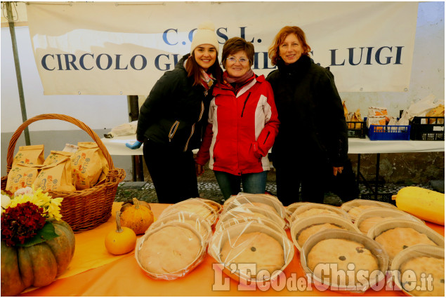 Virle: tanta gente alla fiera, con visita al Castello