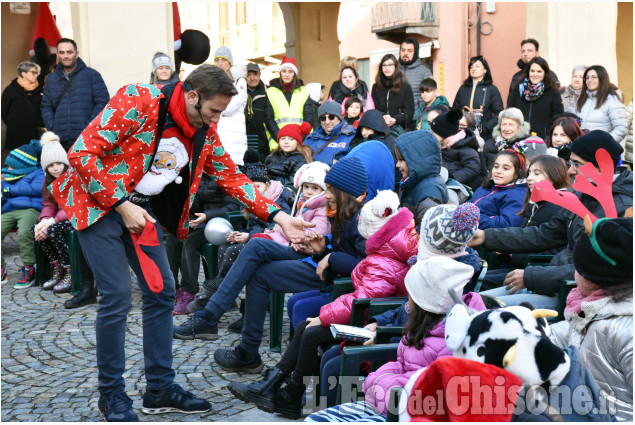 Frossasco: Il grande Mago e Babbo Natale nel centro del paese 