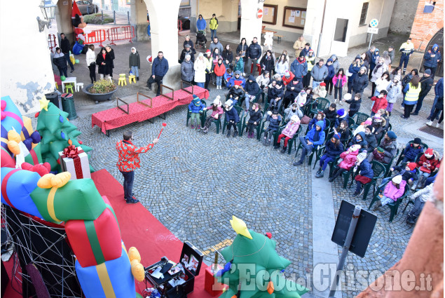 Frossasco: Il grande Mago e Babbo Natale nel centro del paese 