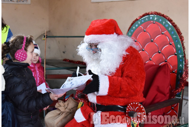Frossasco: Il grande Mago e Babbo Natale nel centro del paese 