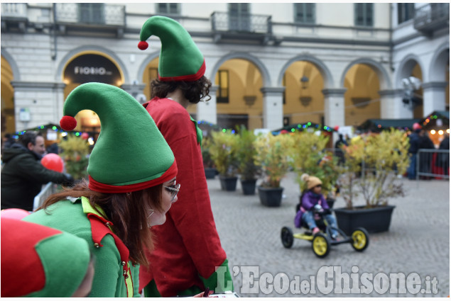 Pinerolo ,mercatini è Babbo Natale