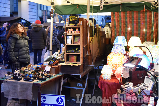 Pinerolo ,mercatini è Babbo Natale