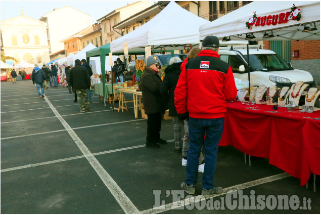 None: la camminata dei Babbi Natale e i mercatini