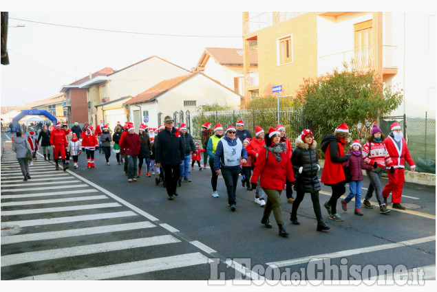 None: la camminata dei Babbi Natale e i mercatini