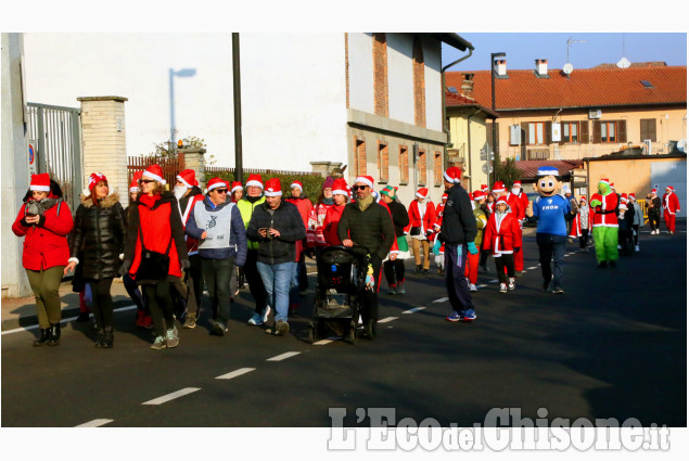 None: la camminata dei Babbi Natale e i mercatini