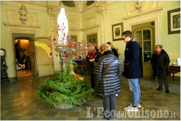 Virle: inaugurata la mostra di presepi al Castello