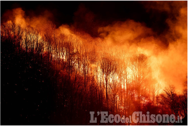 Incendio Prarostino-Porte, le immagini 