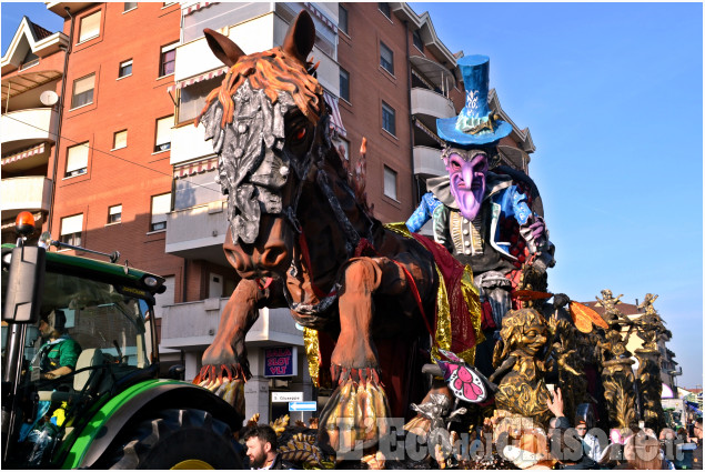 A Nichelino bagno di folla per il Carnevale