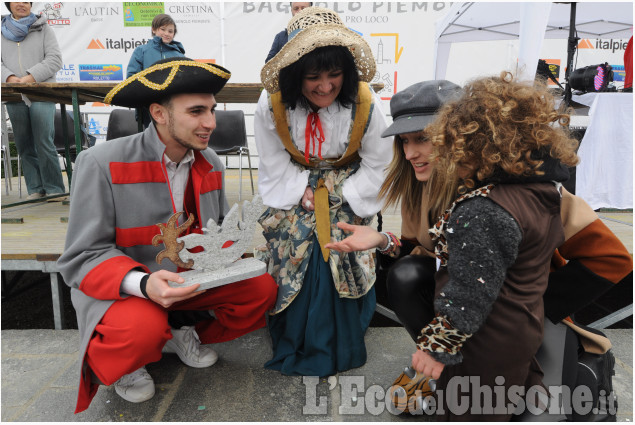 Bagnolo Invasione  in maschera  in piazza Paire