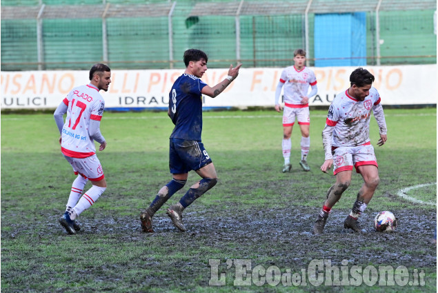 Calcio serie D, sopralluogo dell’arbitro, poi si gioca: Pinerolo prende u punto con l’Asti