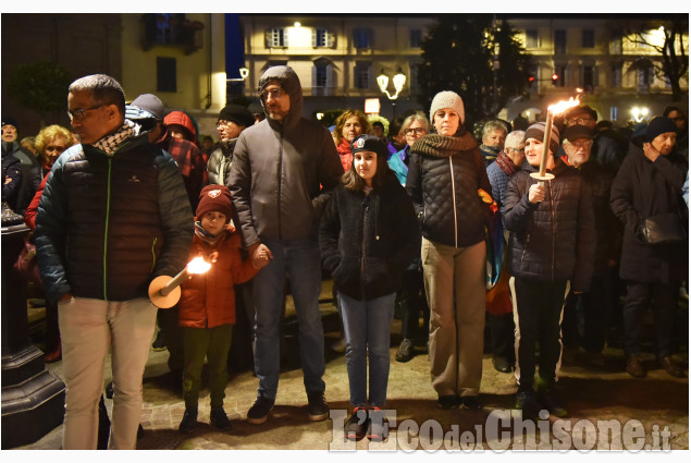 Pinerolo:Fiaccolata per il 25 Aprile in piazza Facta